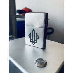 Зажигалка копия Zippo со стилизованным трезубом